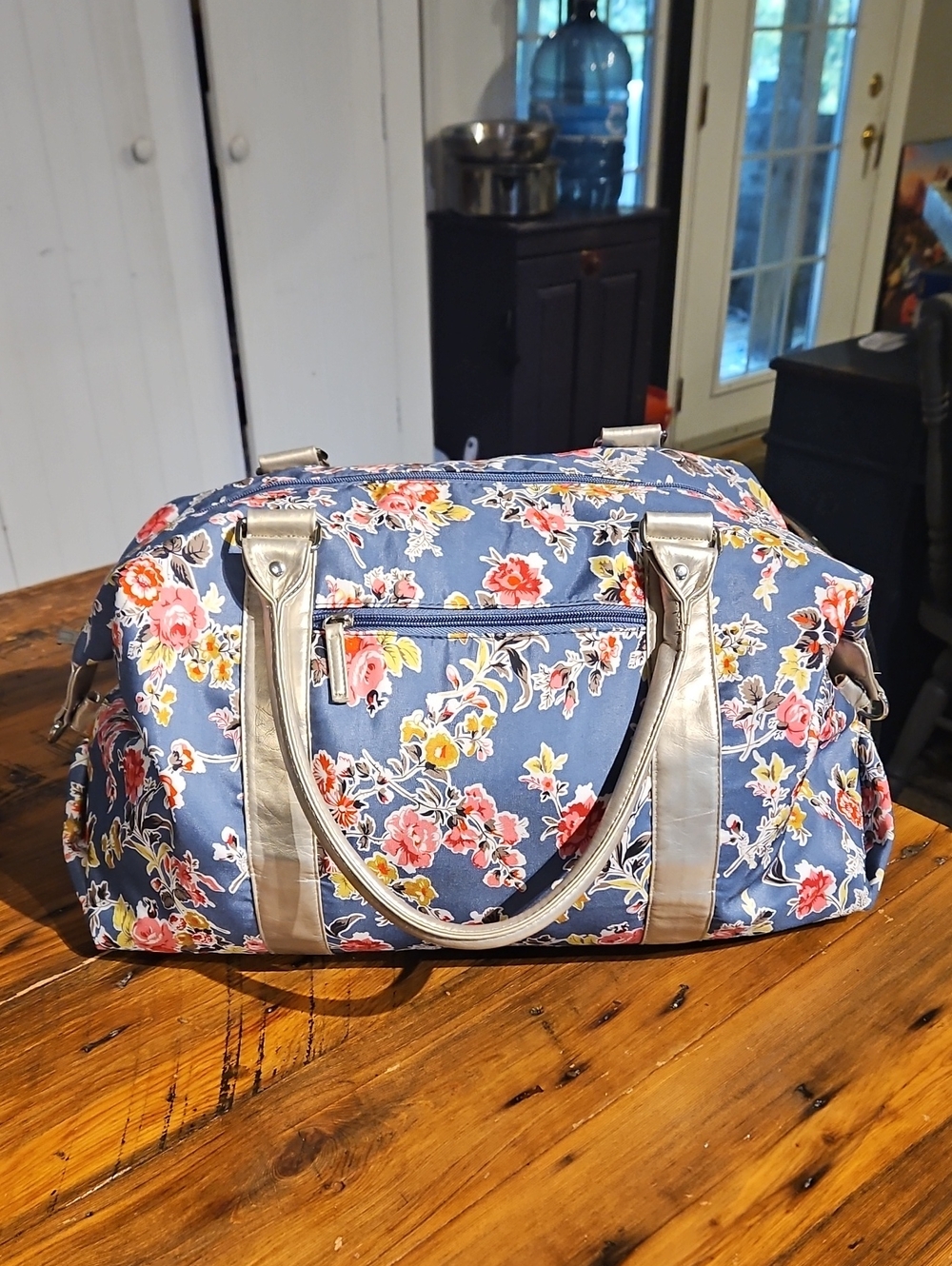 VINTAGE G21 Floral Weekender Bag in Blue with Metallic Handles